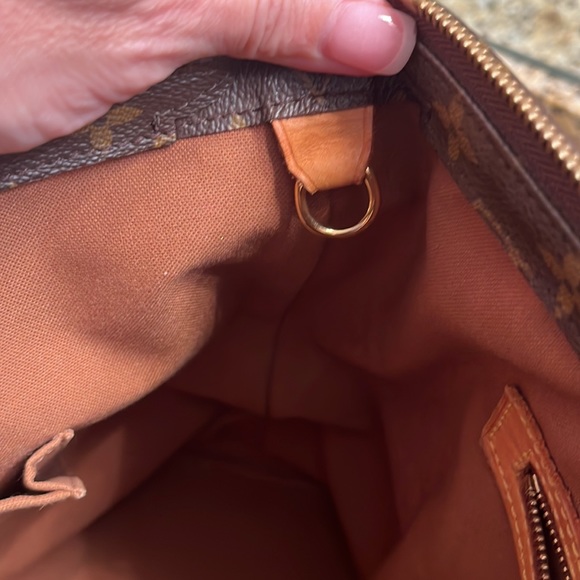 Authentic Louis Vuitton Cabas Mezzo - Picture 14 of 16